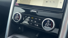 Land Rover Discovery 3.0 D300 R-Dynamic SE 5dr Auto Diesel Station Wagon